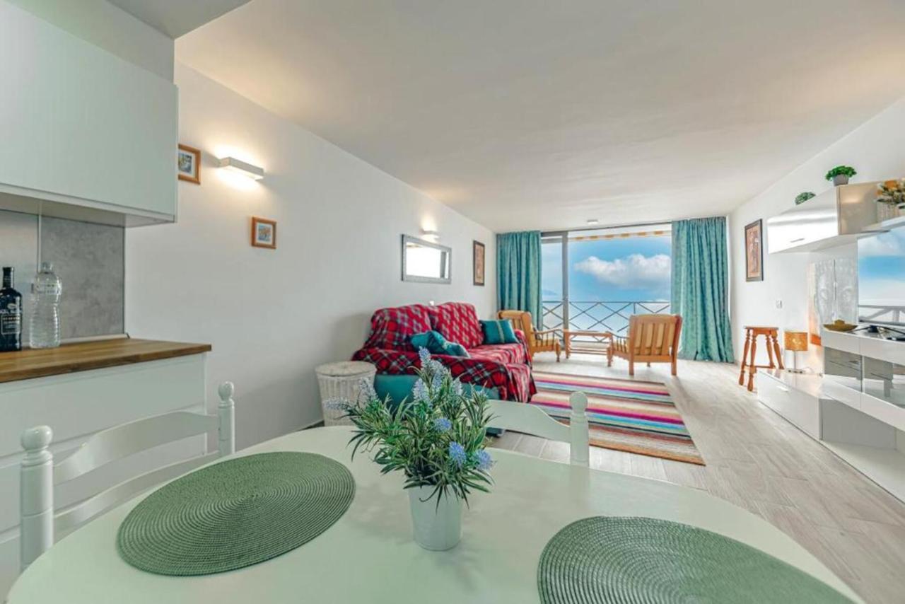Neptuno Oceanview Suite With Pool And Beach Private Access Puerto de Santiago  Exterior foto